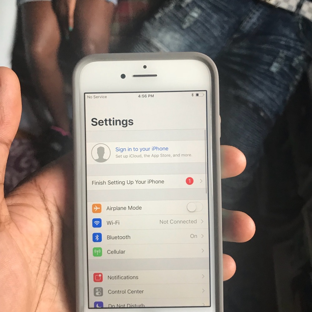 iPhone 8 - Picture 2 of 8